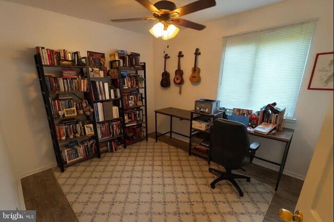 Building Photo - 407 Harrier Row