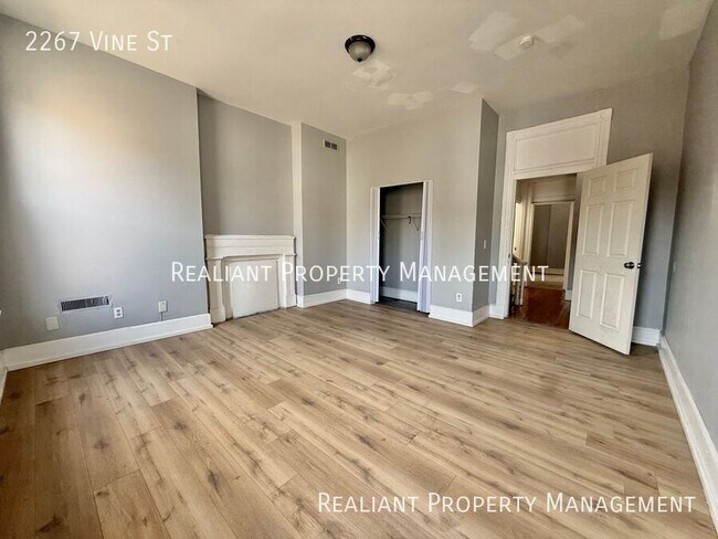 Building Photo - 2267 Vine St