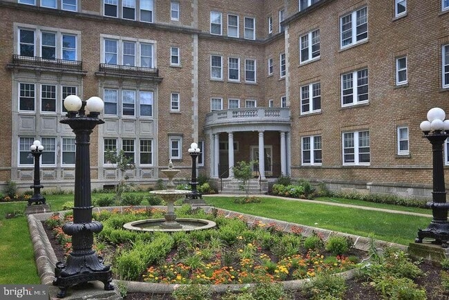 Building Photo - 6655 McCallum St