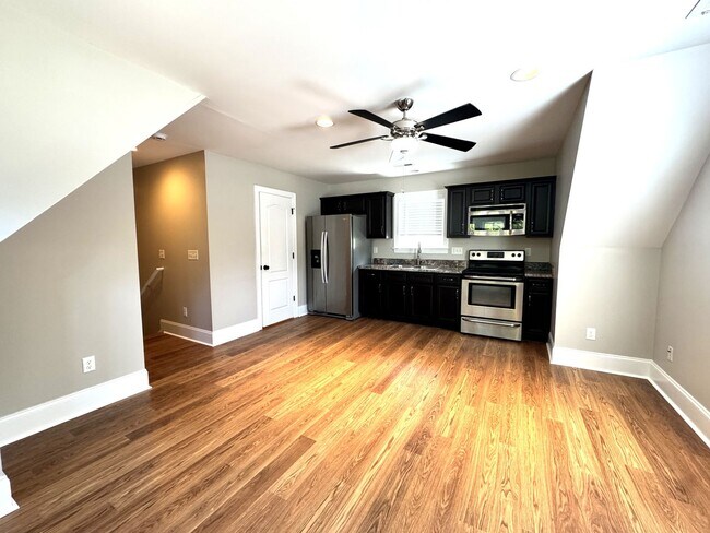 Building Photo - Stunning Home with an Upstairs Apartment or In-law Suite