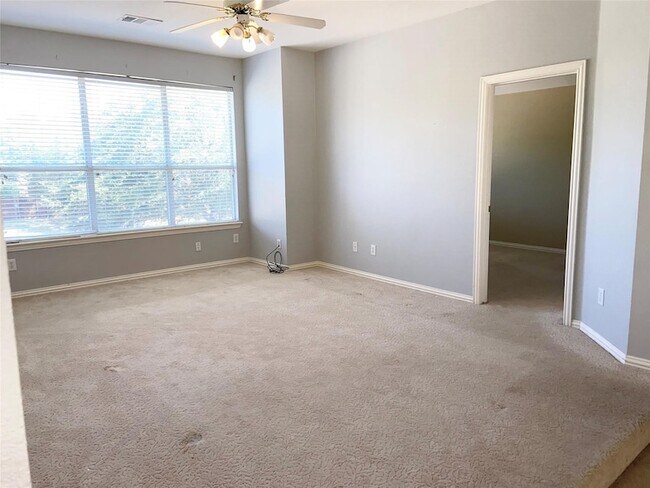 Building Photo - 4605 Hinton Dr