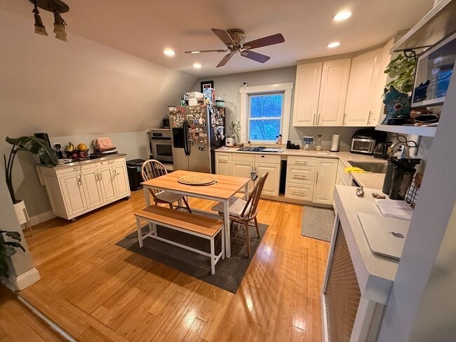 Building Photo - 22 Linden Rd