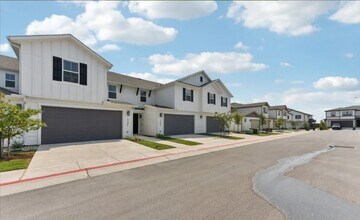 Building Photo - 8700 Finial Dr