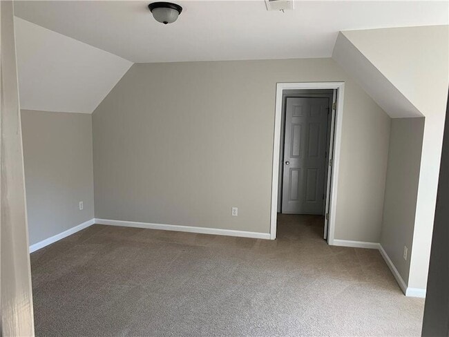 Building Photo - 4208 Terrace Ct SE
