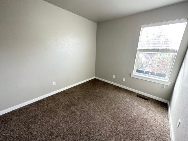 Building Photo - 3520 N Cooper Ave