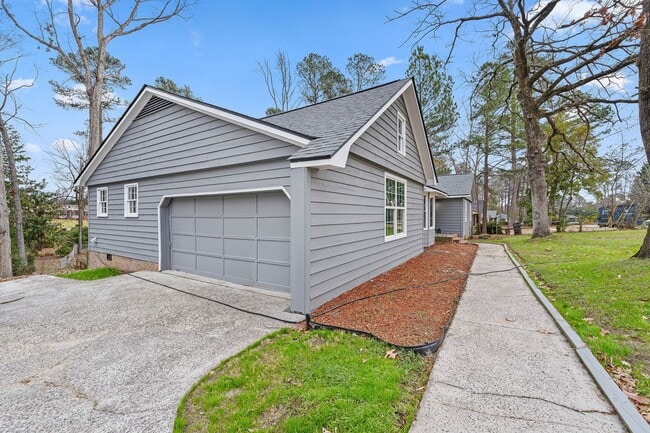 Building Photo - 1306 Dominica Dr