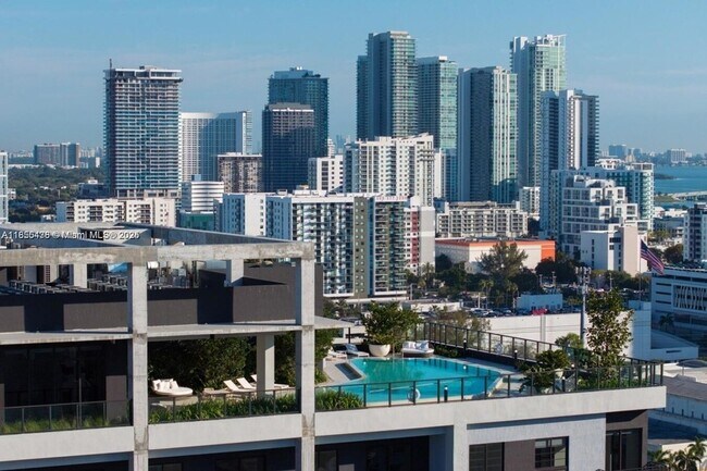 Building Photo - 23 NE 17th Ter