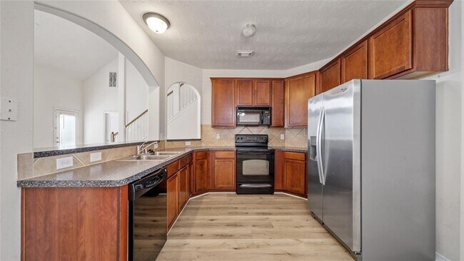 Building Photo - 9219 E Lakeside Dr