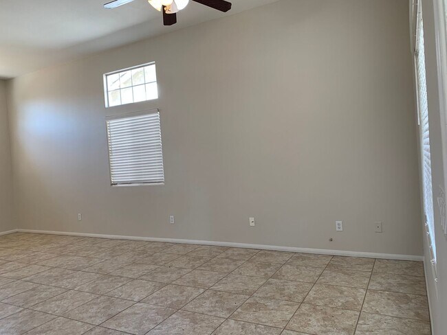 Building Photo - Newly updated 3 bedroom home in Menifee av...