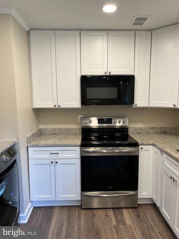 Building Photo - 1635 Westwind Way