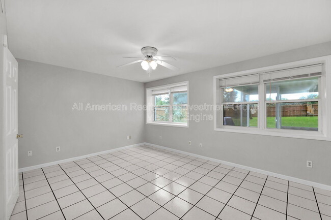 Building Photo - 20 Dogwood Ln