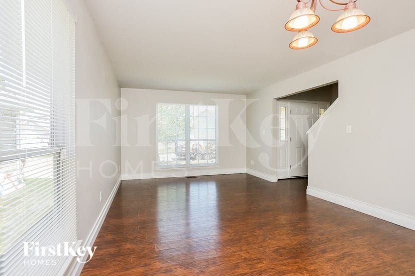 Building Photo - 519 Cottage Crossing