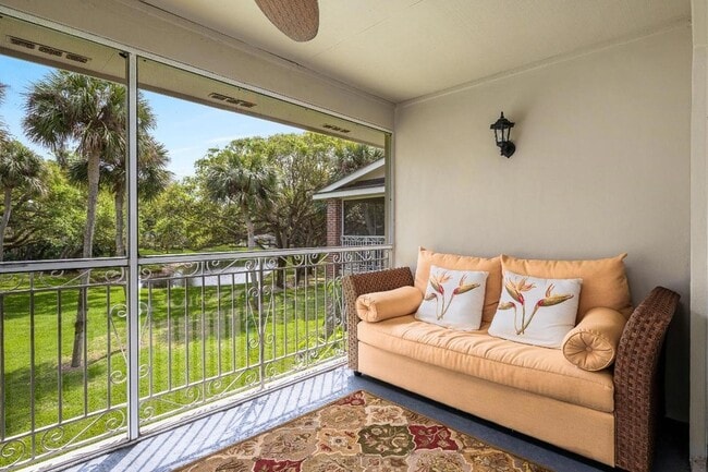 Building Photo - 2 Park Shores Cir