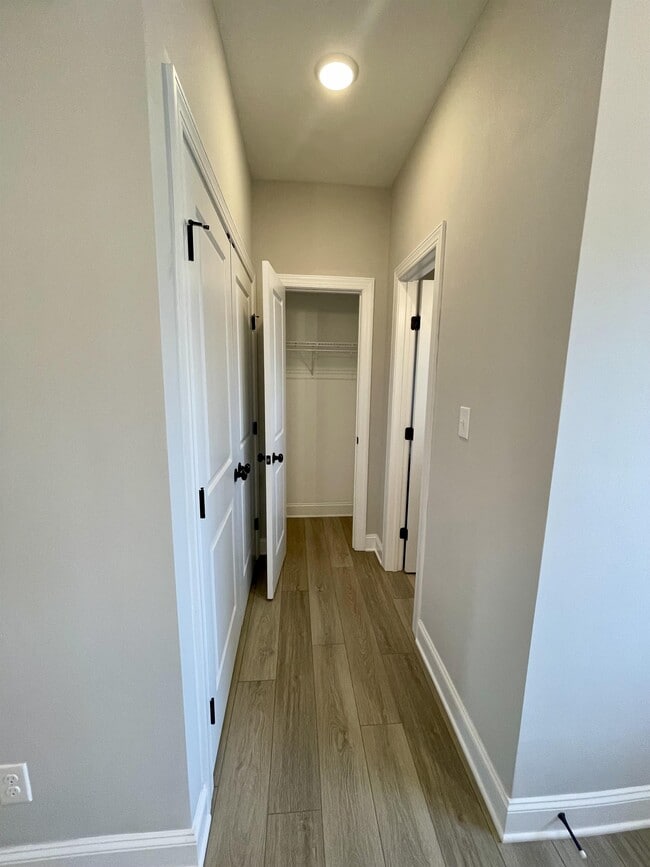 Building Photo - 1005 Ridgestone Ct