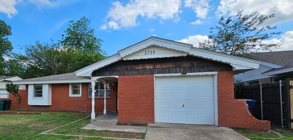 Building Photo - 2728 SW 65th St