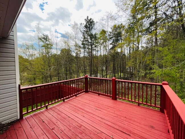 Building Photo - Northgate district! 4 bed/2.5 full bath, newly renovated, large lot, approx 2500 sqft, 2 car gara...