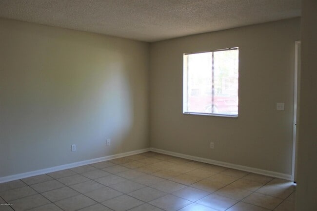Building Photo - 5136 Westchase Ct