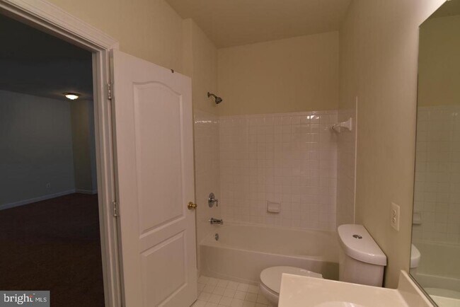 Building Photo - 139 Hokeland Dr