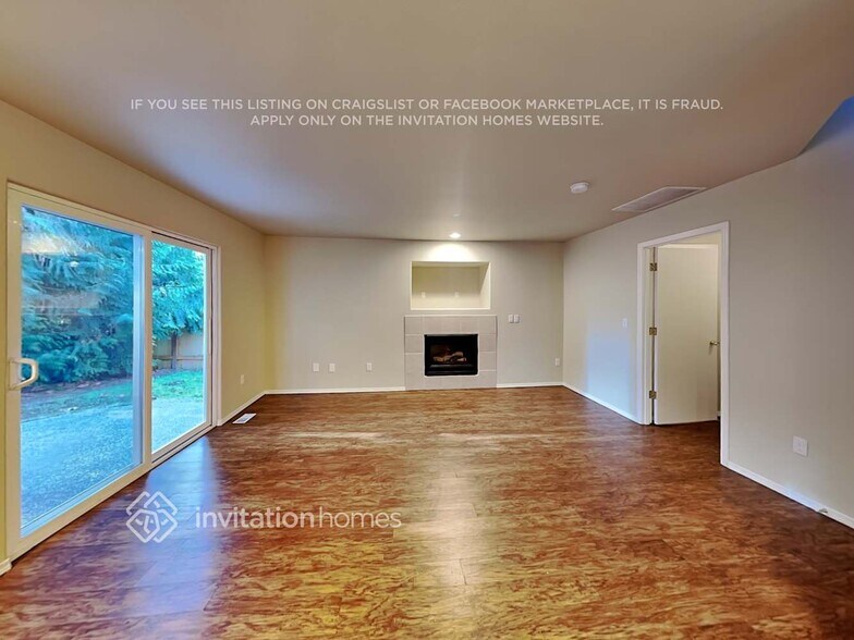 Building Photo - 7420 46th Pl NE