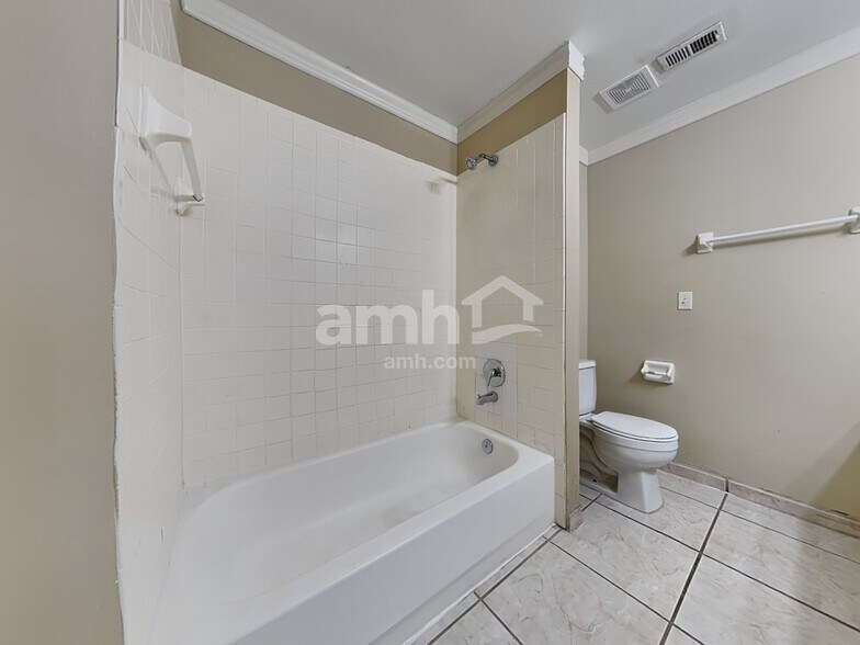 Building Photo - 4232 Pacifica Dr