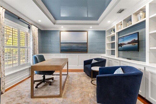 Building Photo - 2220 Vía Tuscany