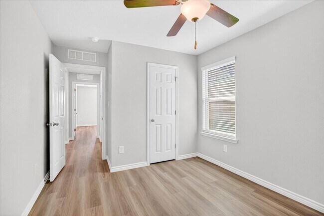 Building Photo - 1626 Comfy Wy