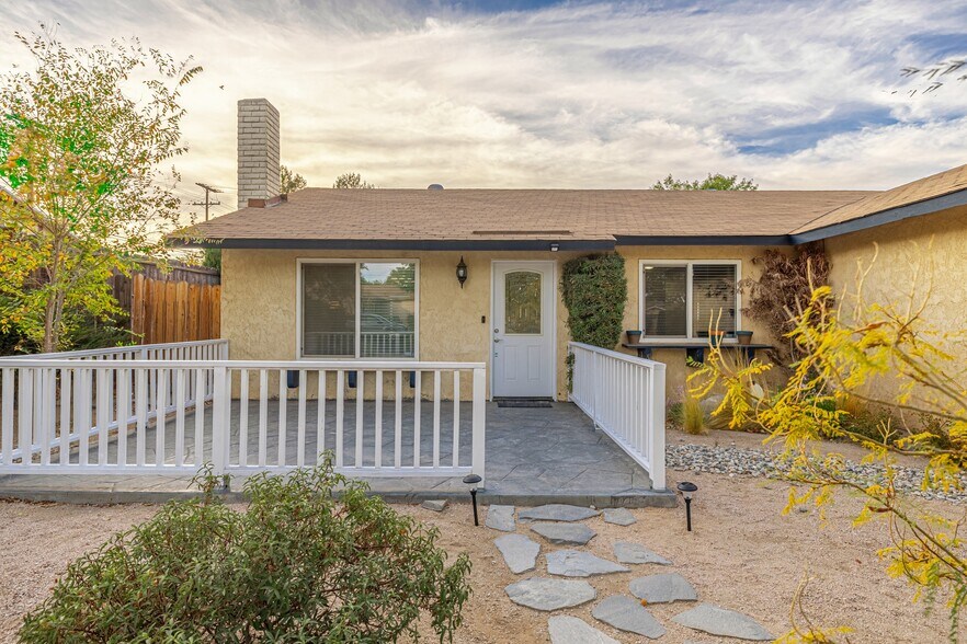 Building Photo - 43827 Lively Ave