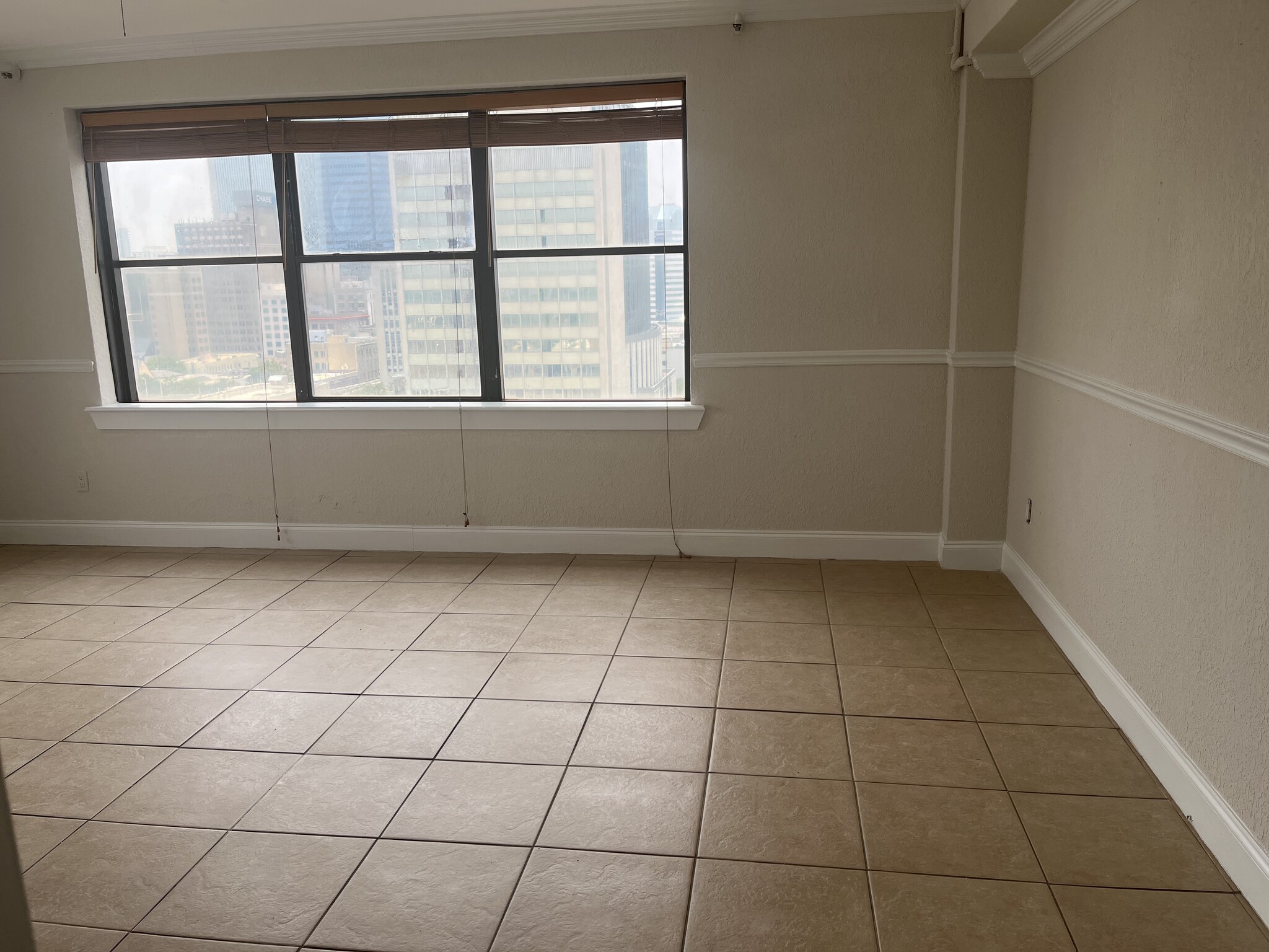 Building Photo - 311 W Ashley St