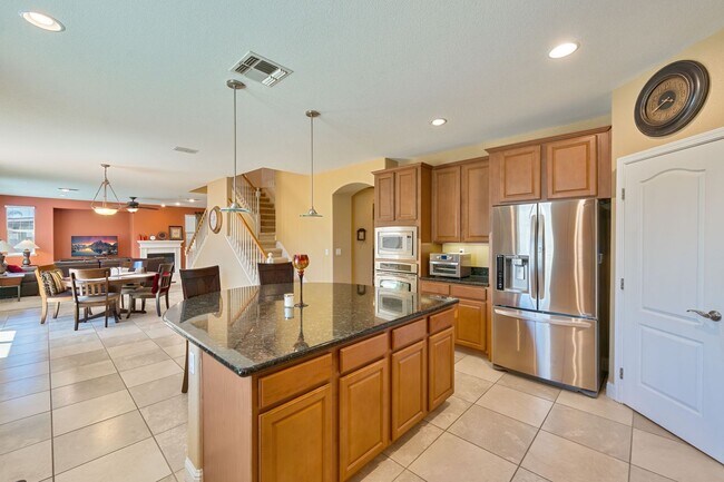 Building Photo - 9952 Spring View Way