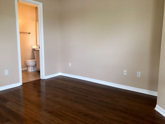 Building Photo - 717 Secret Harbor Ln