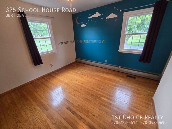 Building Photo - 325 Schoolhouse Rd