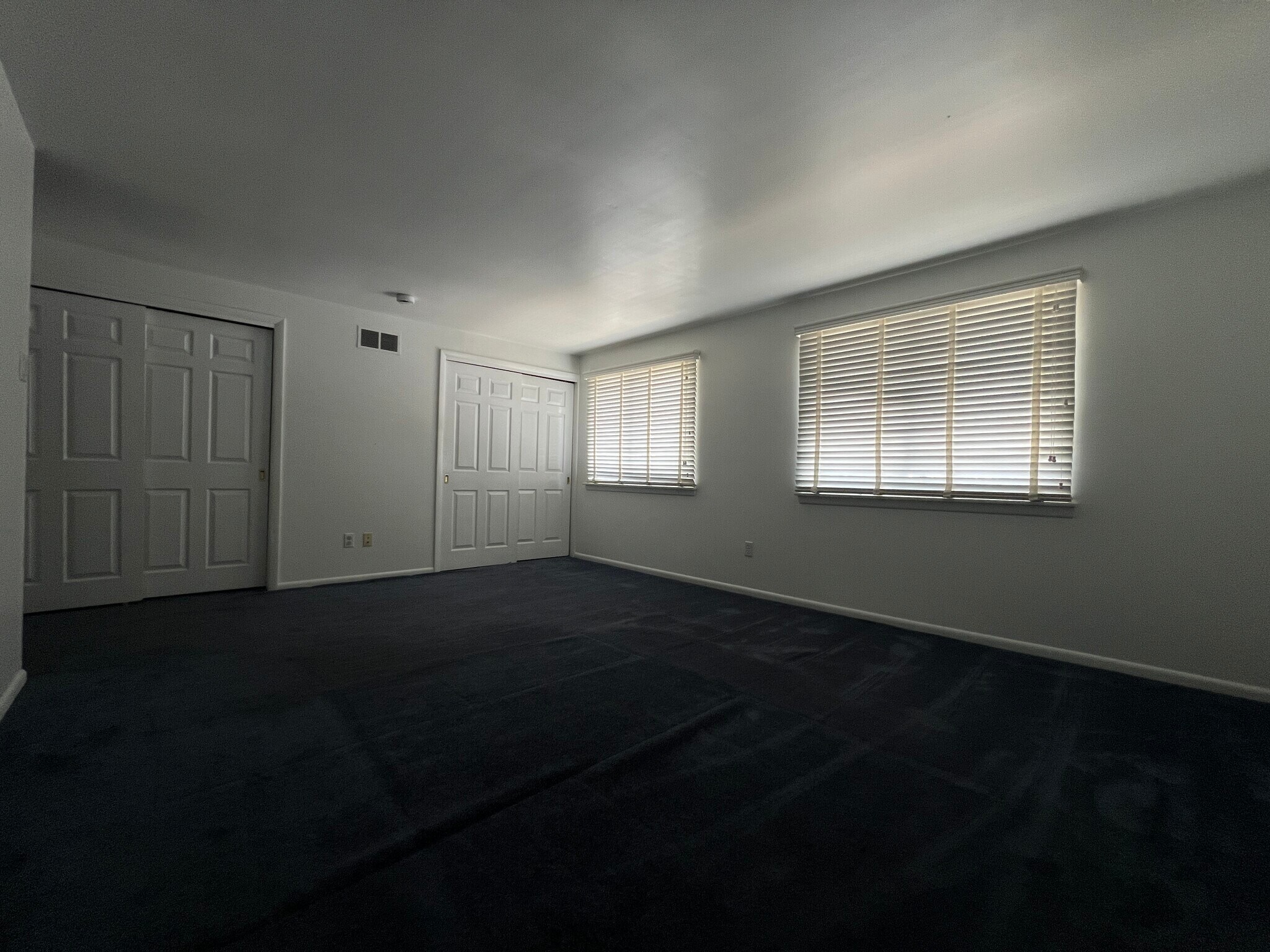 Building Photo - 919 Putnam Blvd