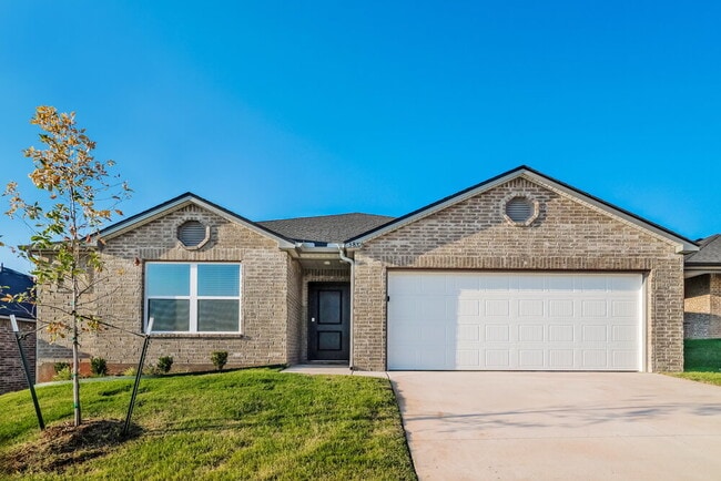 Building Photo - 5832 Norway Spruce St