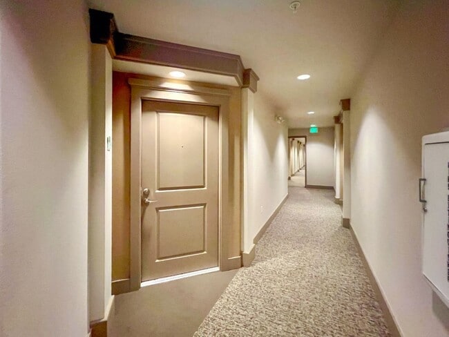 Building Photo - 1Bd/1Ba Seattle Condo