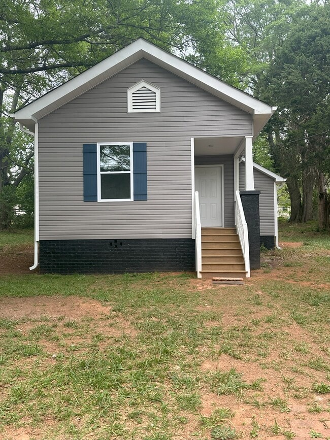 Building Photo - 105 Hawkins St