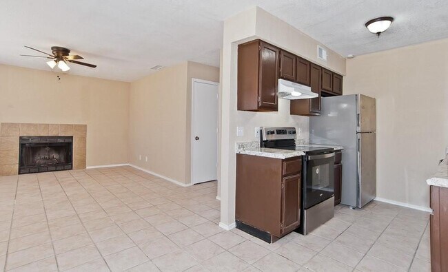 Building Photo - 8117 Foxfire Ln