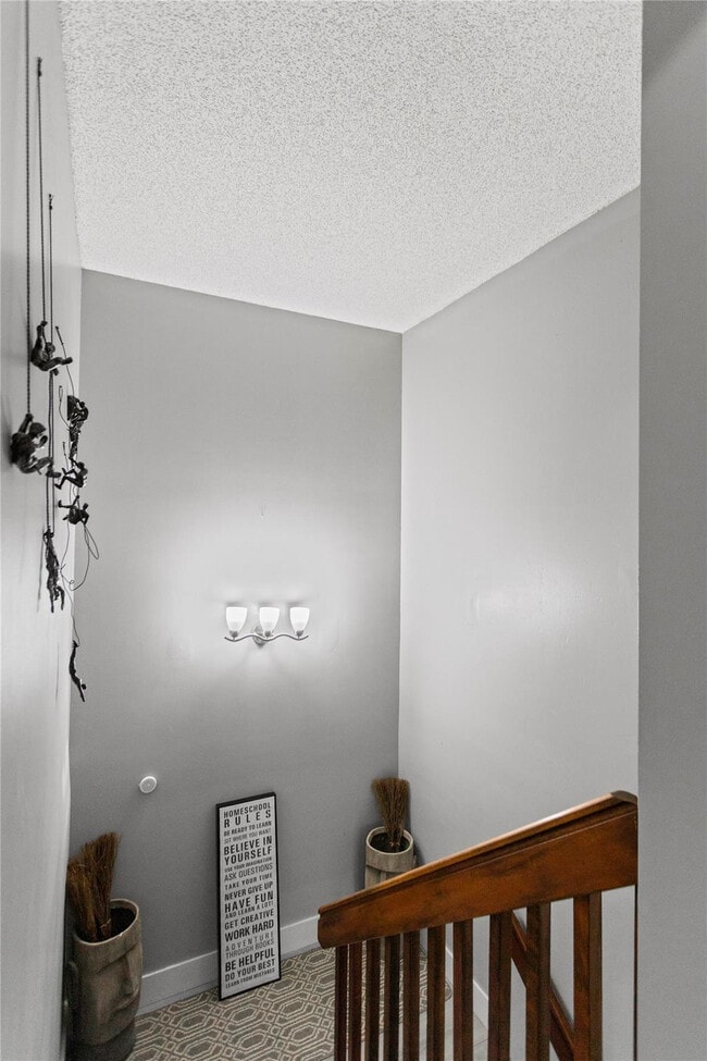 Building Photo - 22940 Oxford Pl