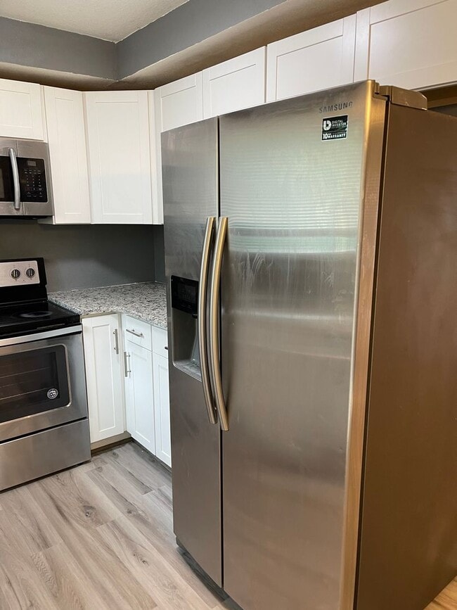 Building Photo - Available June 7th