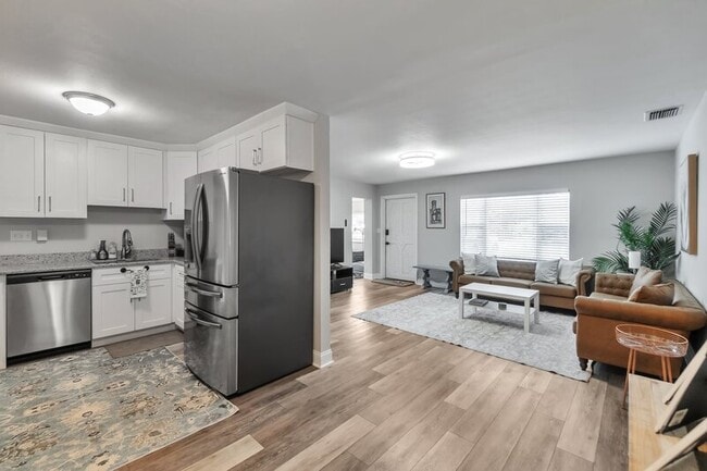 Building Photo - 3202 E Jean St