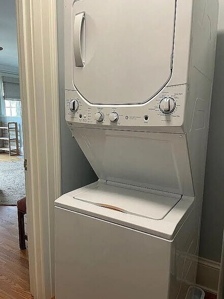 Building Photo - 52 Westminster Dr NE