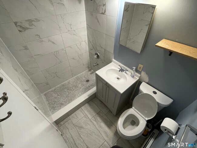 Building Photo - 90 Wakelee Rd