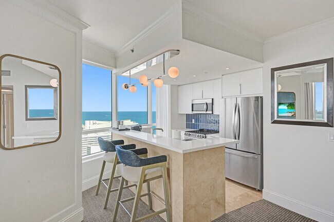 Building Photo - 4401 Collins Ave