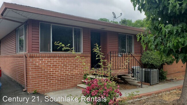 Primary Photo - 2 br, 3 bath House - 13770 Manakee Unit 4
