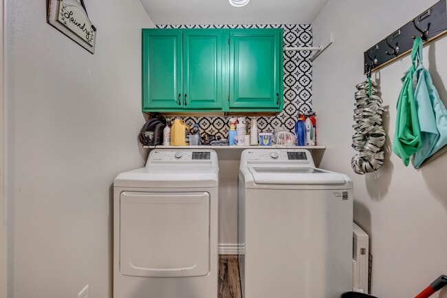 Building Photo - 6790 Greenfield Ln