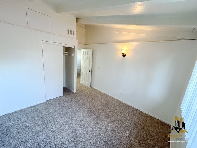 Building Photo - 5825 El Campo Way