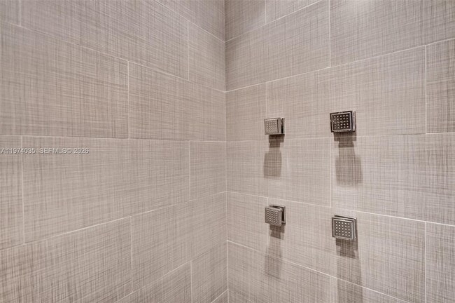 Building Photo - 2901 Dorchester Ln