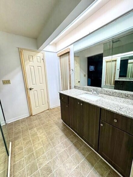 Building Photo - 114 Sevilla Ave