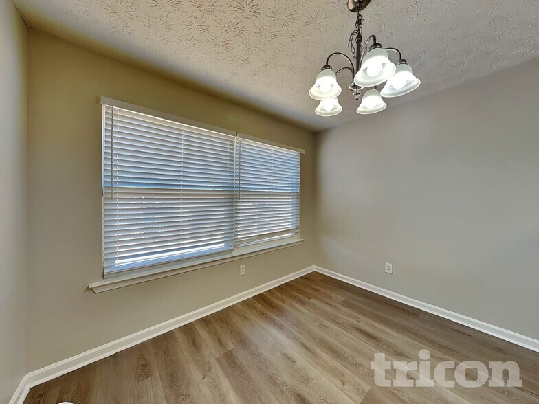 Building Photo - 185 Labrea Blvd