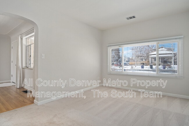 Building Photo - 2702 Meade St