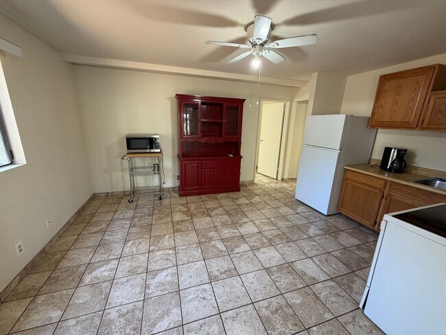 Building Photo - 42 Waikalani Pl